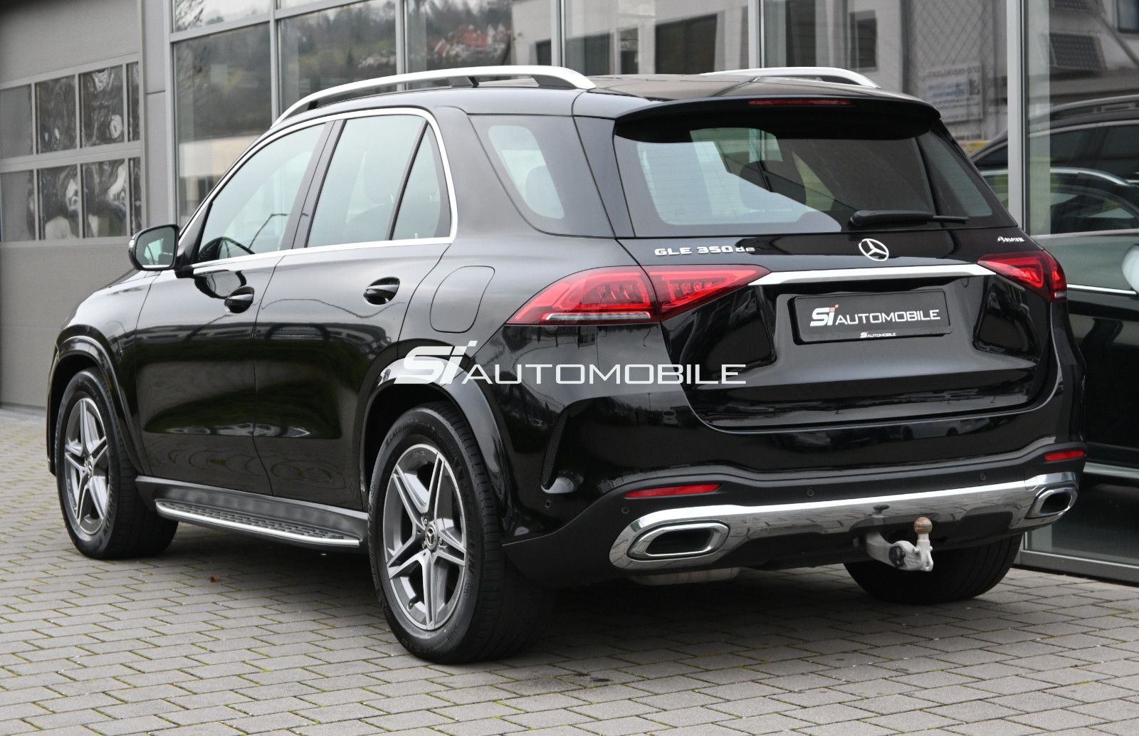 Fahrzeugabbildung Mercedes-Benz GLE 350 de 4MAT. AMG LINE °ACC°AHK°AIRMATIC°HUD°