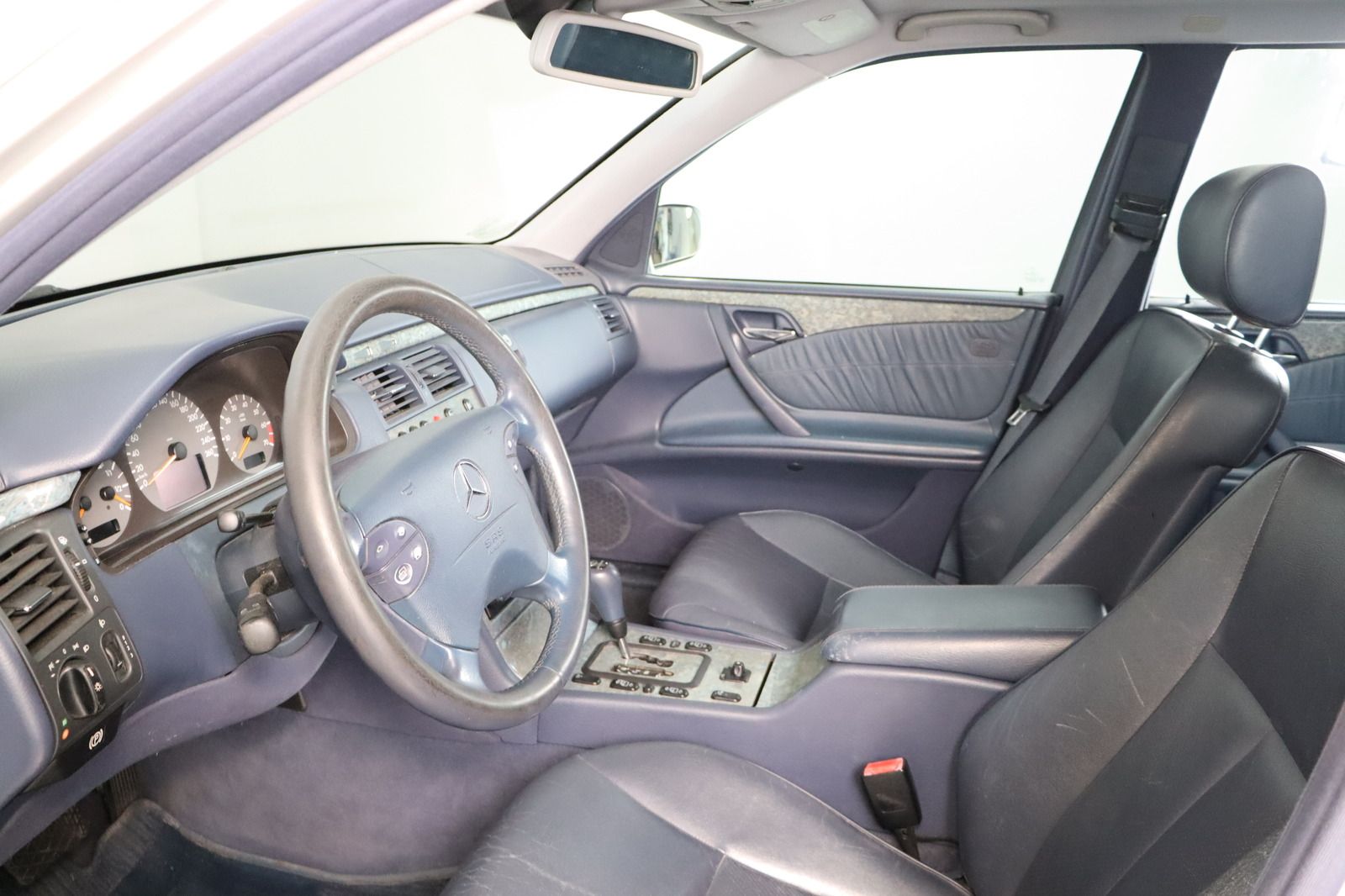 Fahrzeugabbildung Mercedes-Benz E 280 T 4MATIC AVANTGARDE * Xenon * HU/AU 01.27