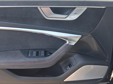 2025 AUDI RS6 — миниатюра 12