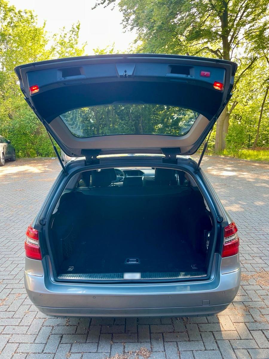 Mercedes-Benz 220 2010 — photo 10