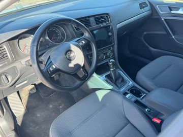 Volkswagen Golf - 10