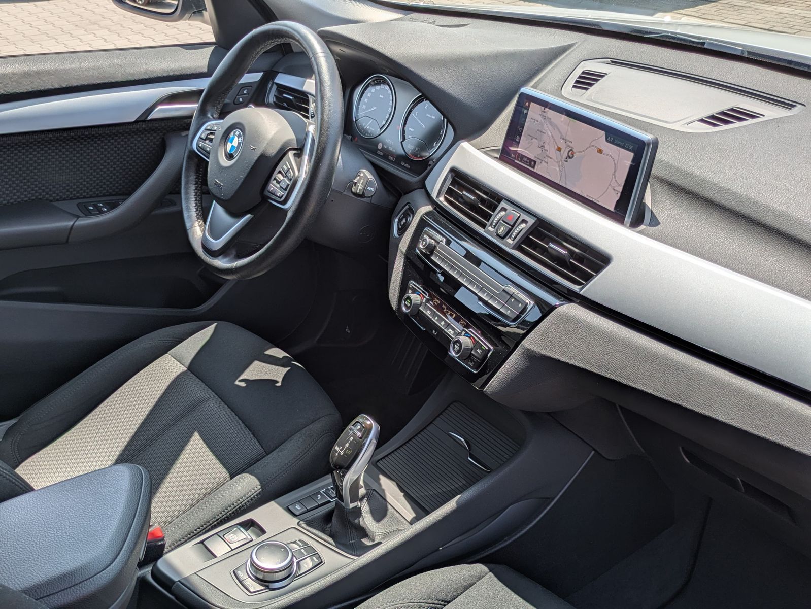 Fahrzeugabbildung BMW X1 xDrive 25 d Advantage 19"LED*ACC*PDC*NAVI*1H