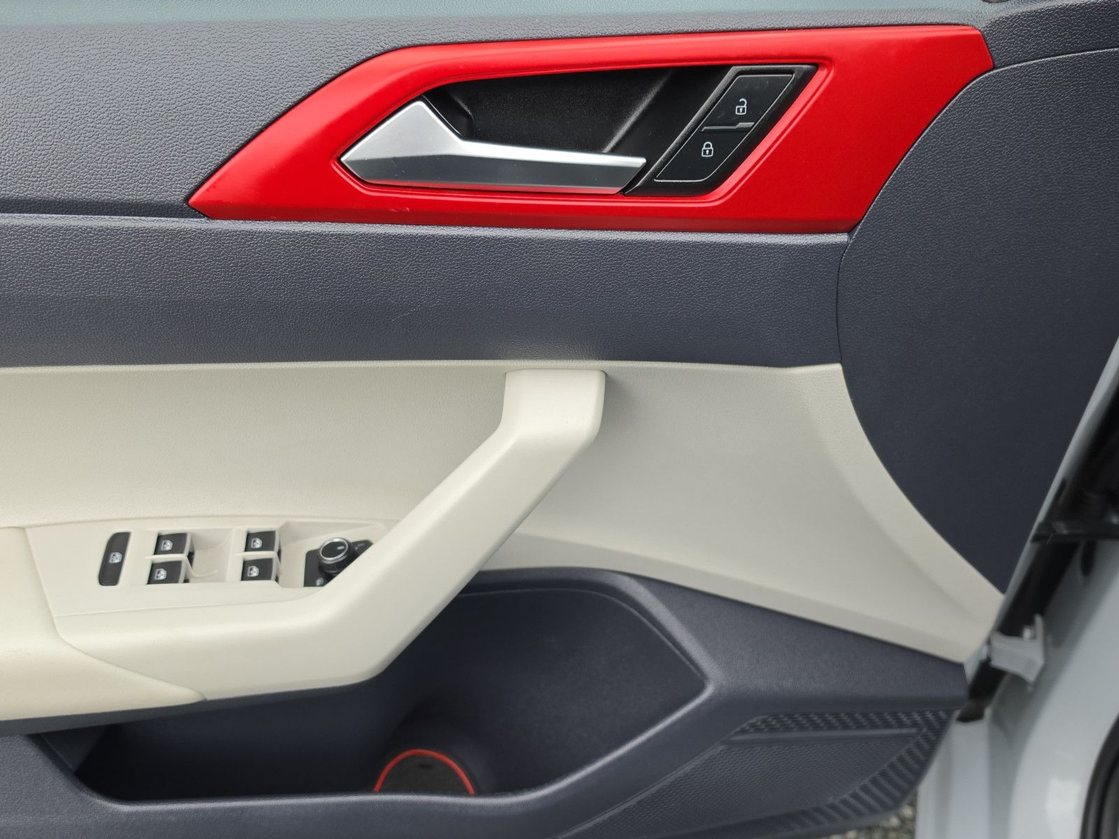 Fahrzeugabbildung Volkswagen Polo VI beats 1.HAND ACC LEDER NAVI DIGITACHO