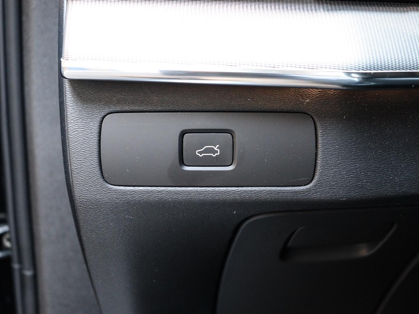 Volvo XC90 Ultimate Bright AWD 7-Sitzer HUD AD StandHZ