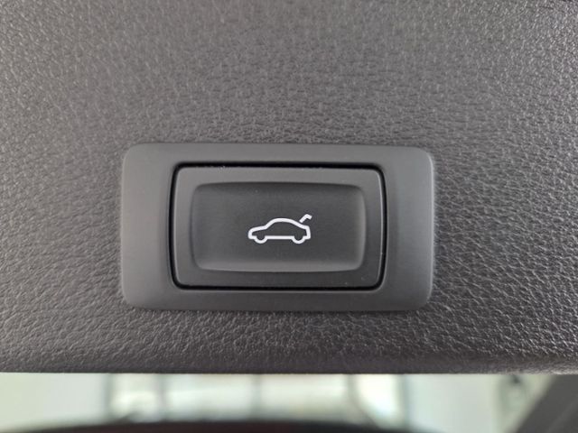 A4 Avant S-Line¹ 2.0 TDI S-TRON MATRIX eHECK 8FA