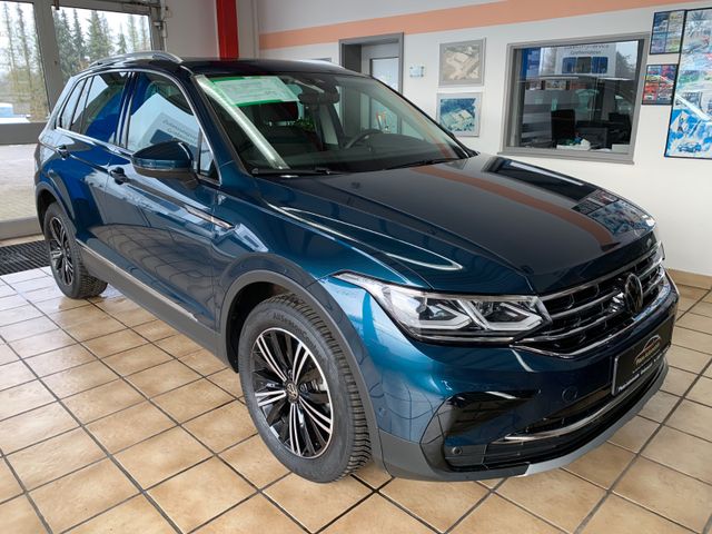 Volkswagen Tiguan Elegance 1.5 TSI ACT PANO CAM HUD MATRIX