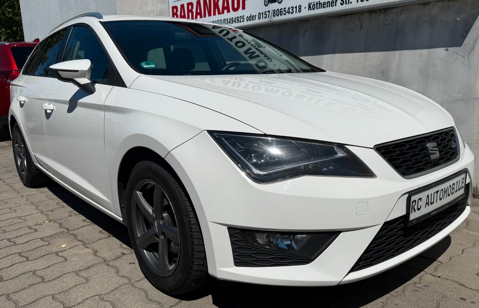Seat Leon 2014 — салон