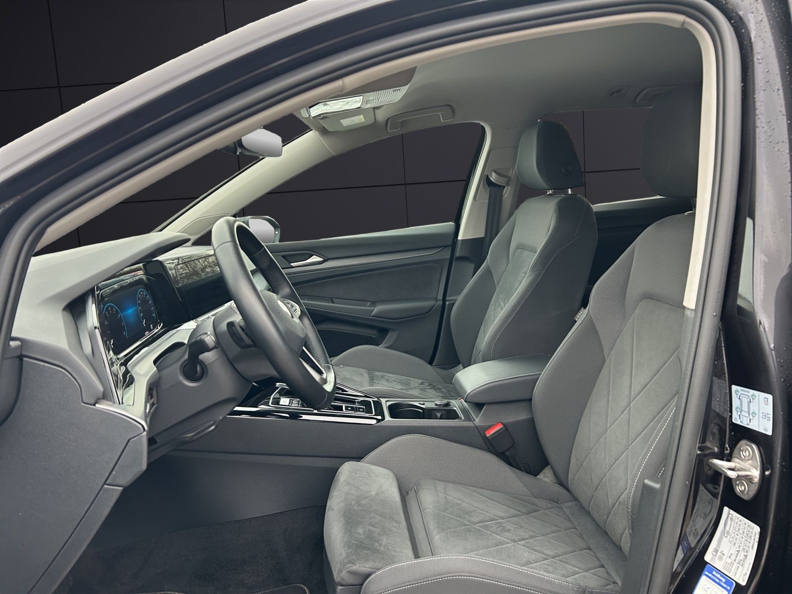 Fahrzeugabbildung Volkswagen Golf VIII Variant TSI Style DSG 4M Matrix Navi A