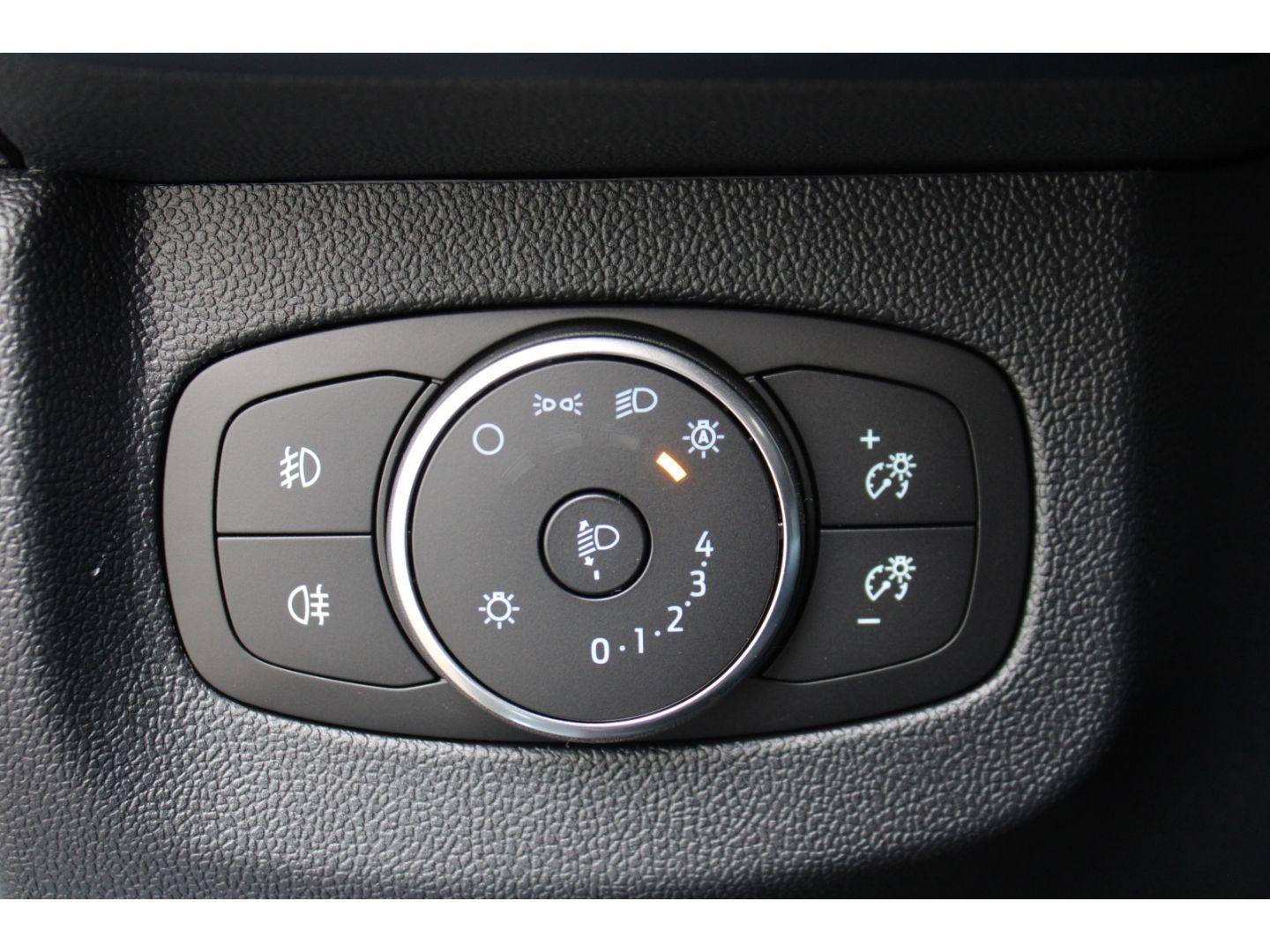 Fahrzeugabbildung Ford Tourneo Courier Active1,0 EcoBoost ACC Navi TWA