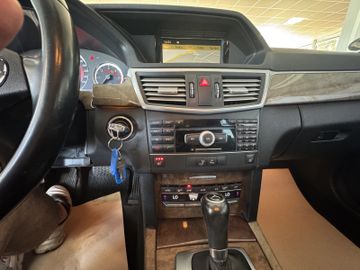Mercedes E 220 - 11