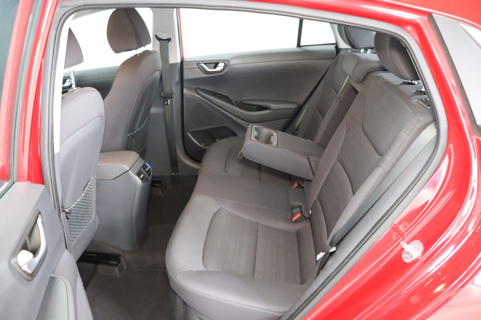 Fahrzeugabbildung Hyundai IONIQ 1.6i GDi HEV Hybrid Style