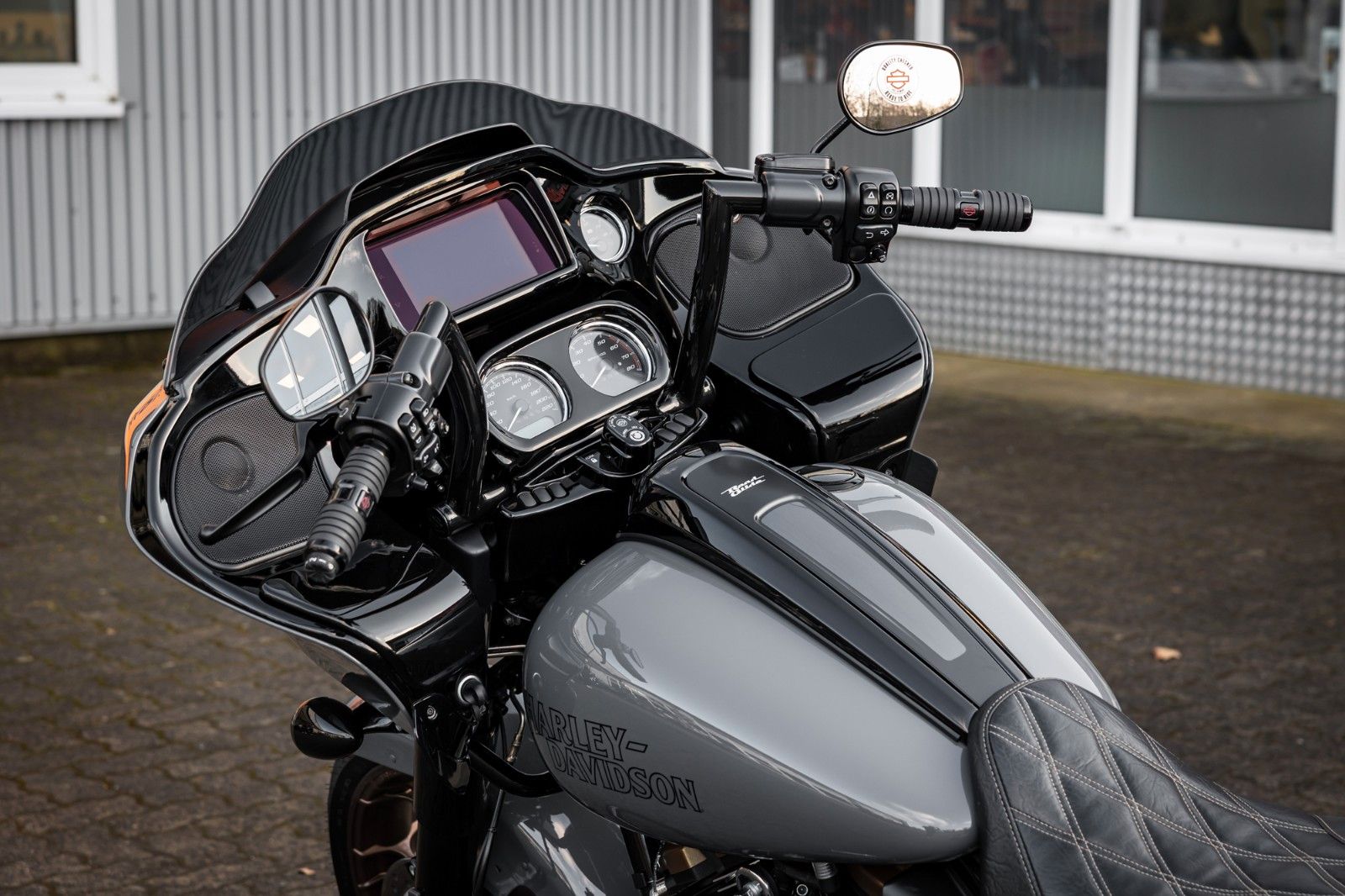 Fahrzeugabbildung Harley-Davidson FLTRXST Road Glide ST - Kesstech -