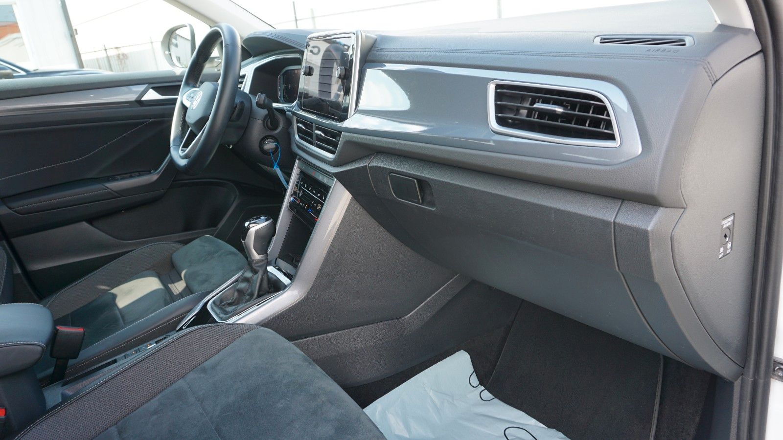Fahrzeugabbildung Volkswagen T-Roc Style,DSG,Alcantara,LED Plus,Navi,IQ.Light