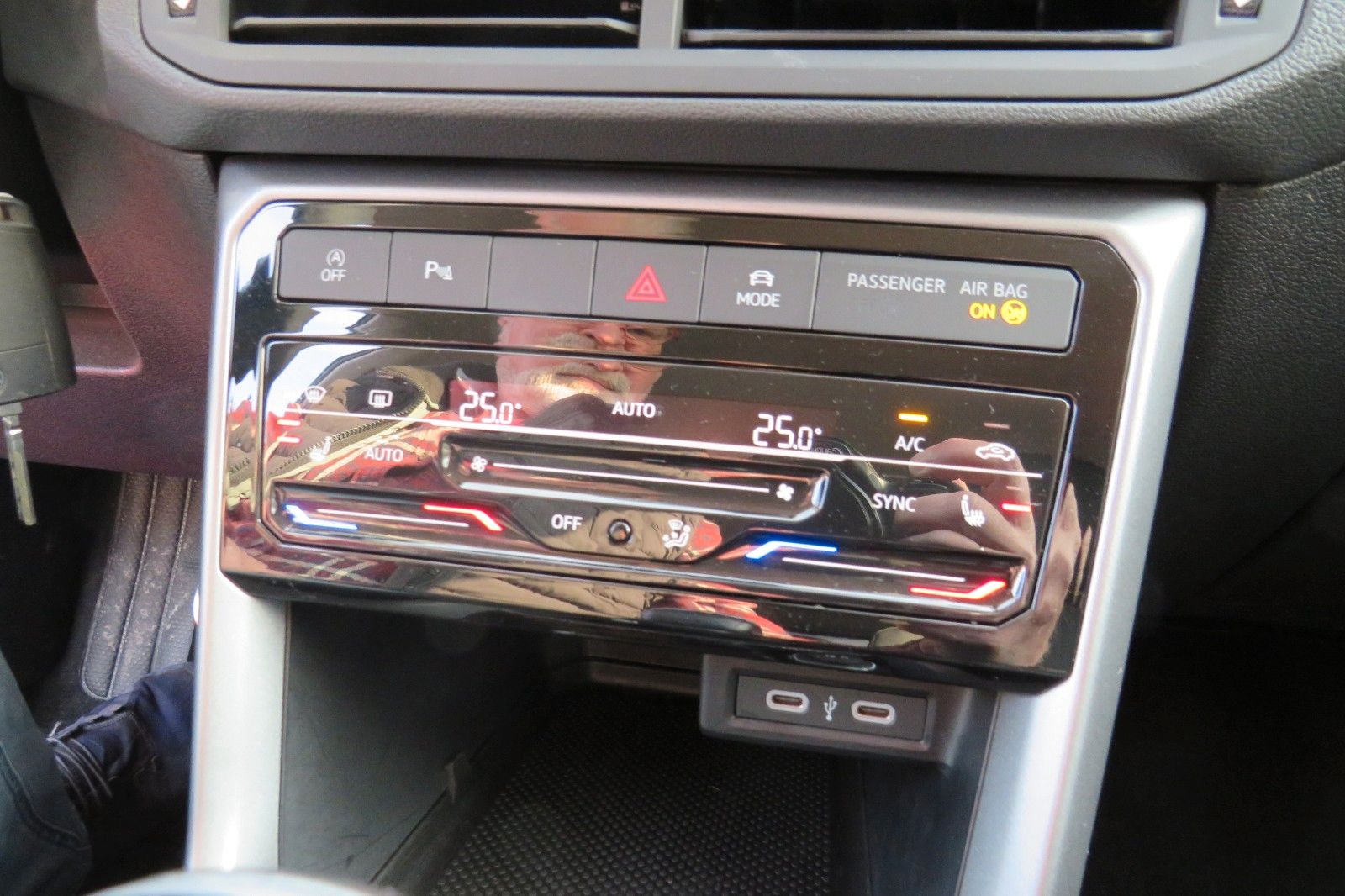 Fahrzeugabbildung Volkswagen T-Cross Active ACC SITZH. NAVI GJ APP-CONNECT