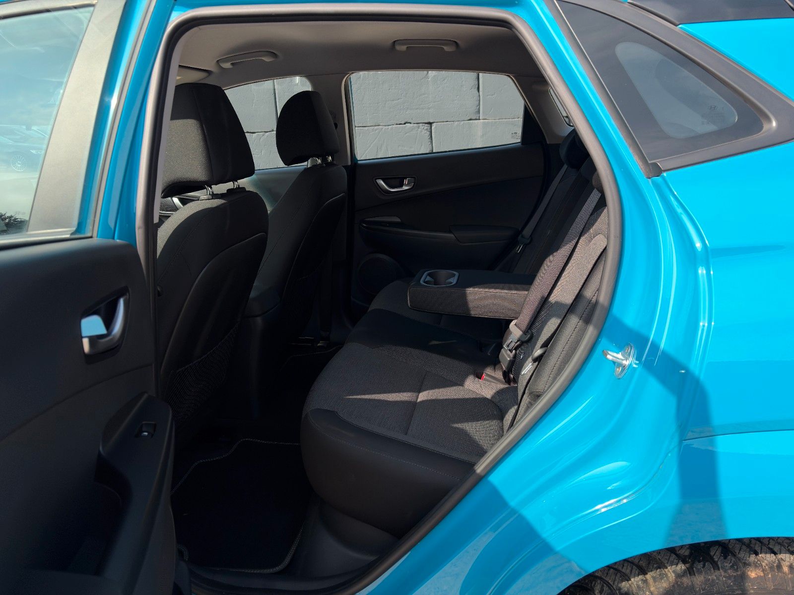Fahrzeugabbildung Hyundai KONA E Select SHZ ACC PDC LKA Navi WiFi CarPlay