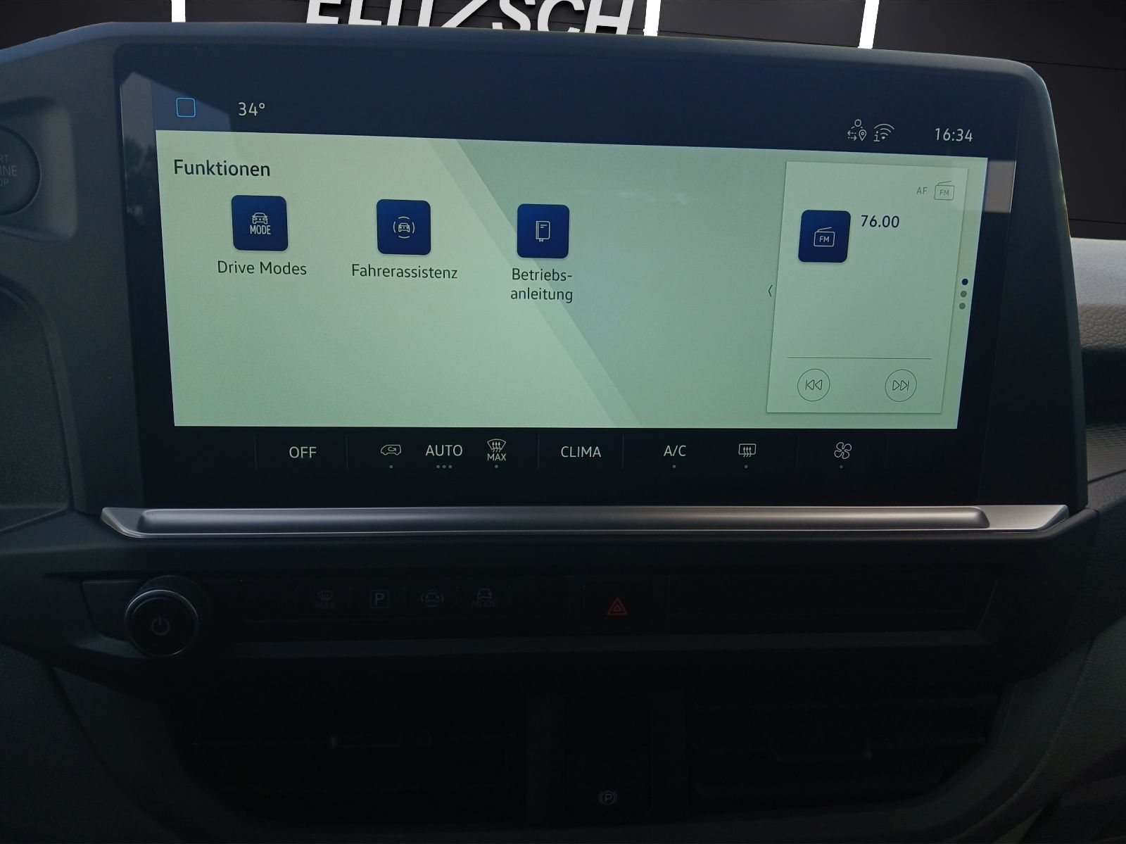 Fahrzeugabbildung Volkswagen T7 Transporter Kombi TDI LR KLIMA RFK PDK
