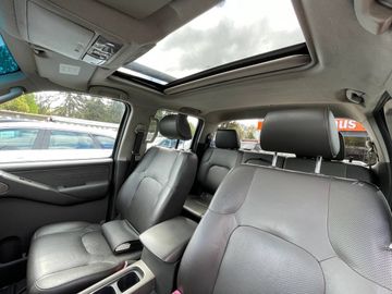 Fahrzeugabbildung Nissan Navara 2.5 dCi DoubleCab 4X4*Klima*AHK*