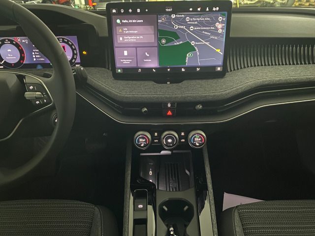 Superb Combi Selection 2.0 TDI DSG AHK+NAVI