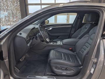 Volkswagen Touareg - 9