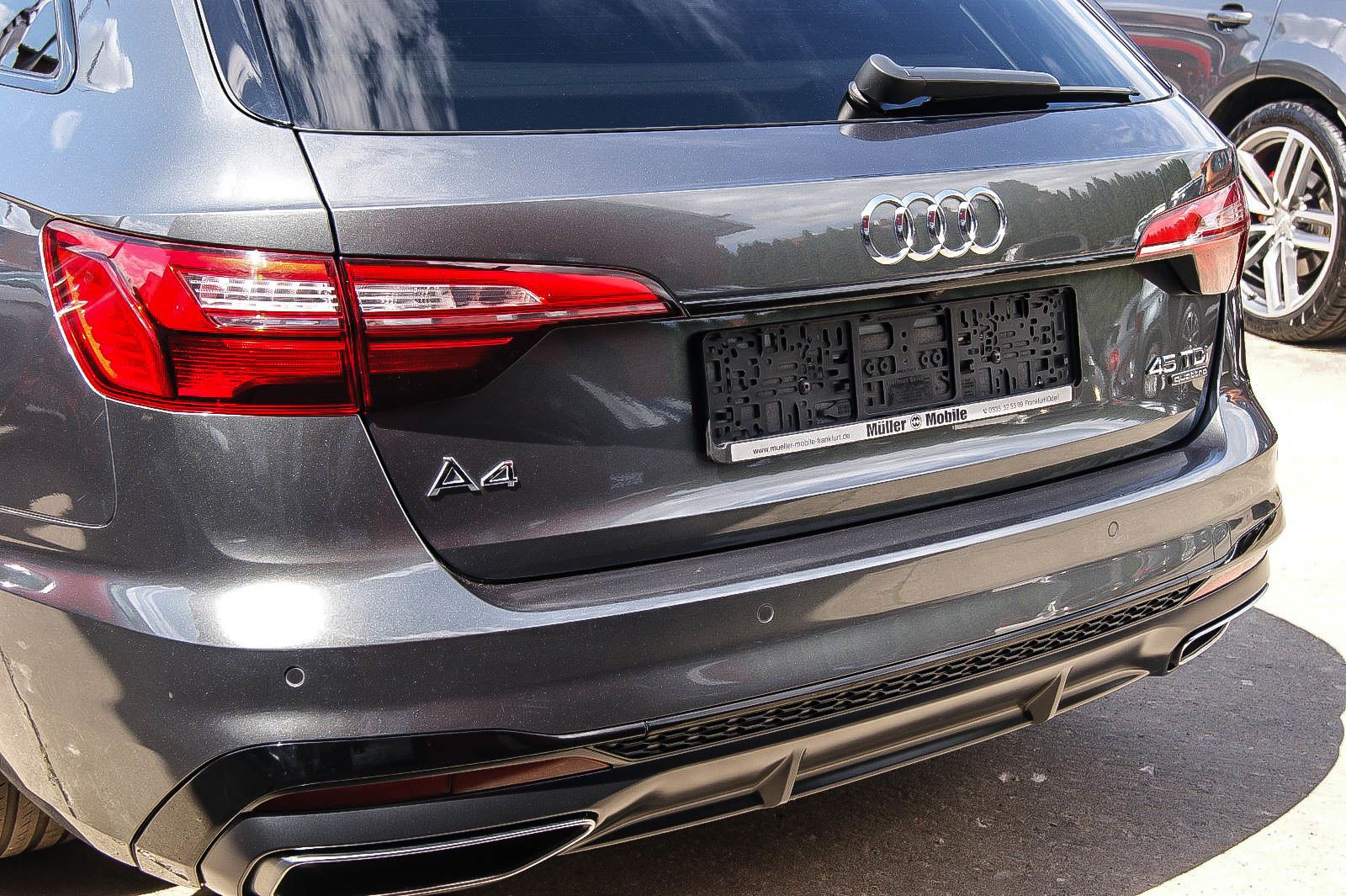 Fahrzeugabbildung Audi A4 Avant 45 TDI quattro S line PANORAMA KAMERA L