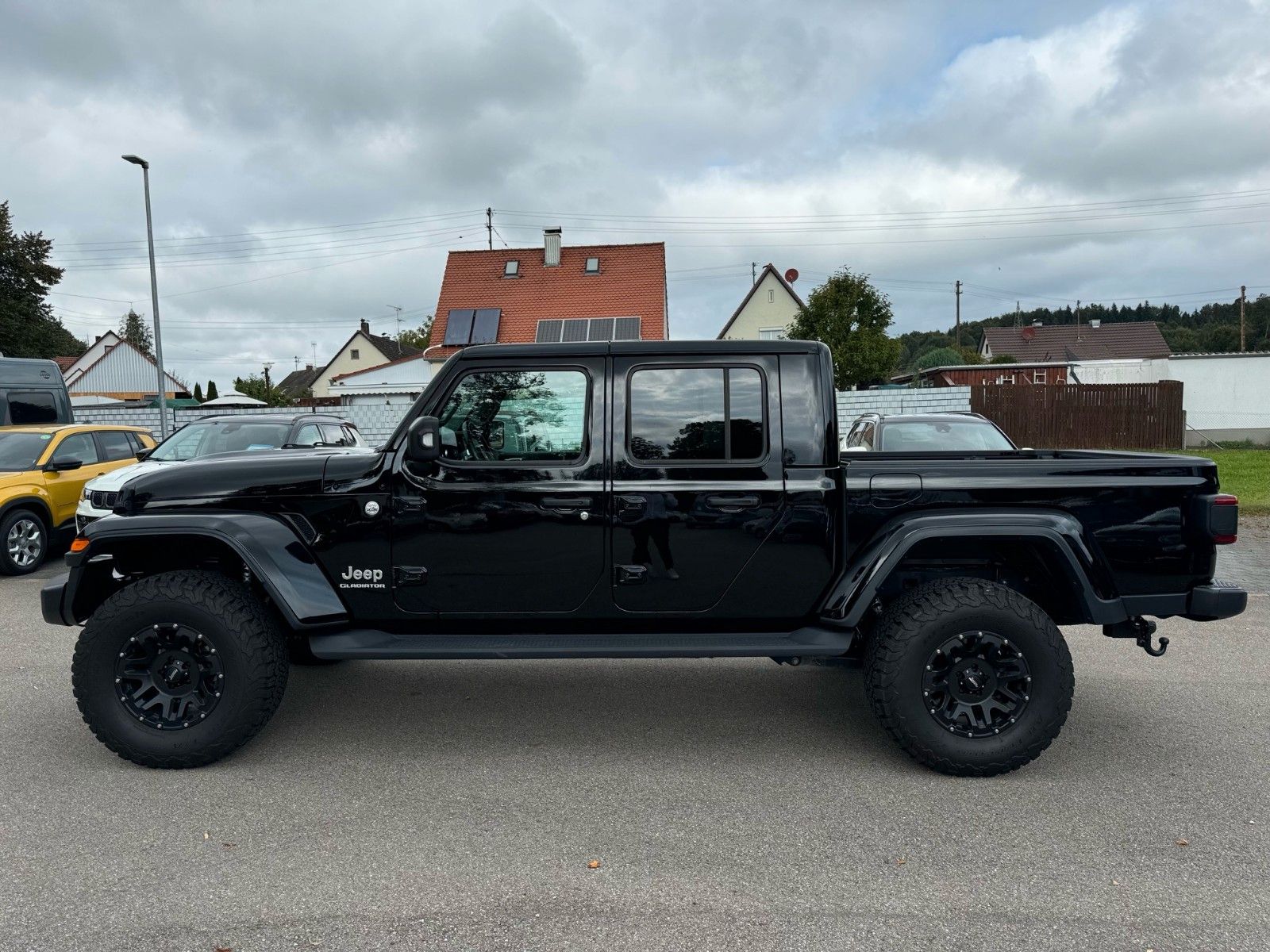 Fahrzeugabbildung Jeep GLADIATOR  OVERLAND AHK BREITER HÖHER