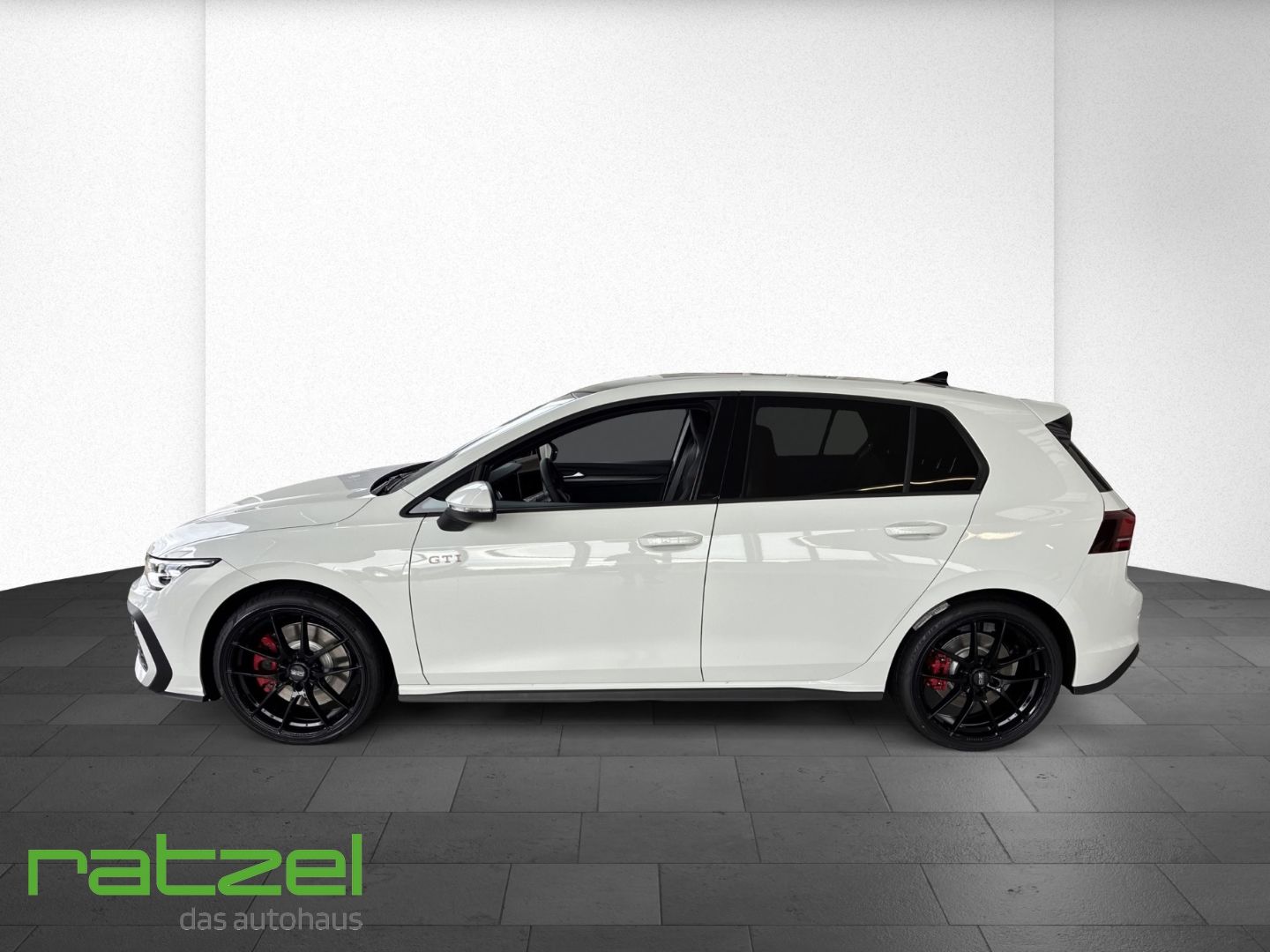 Fahrzeugabbildung Volkswagen Golf VIII 2.0TSI GTI AHK+Light Assist+Winterpake