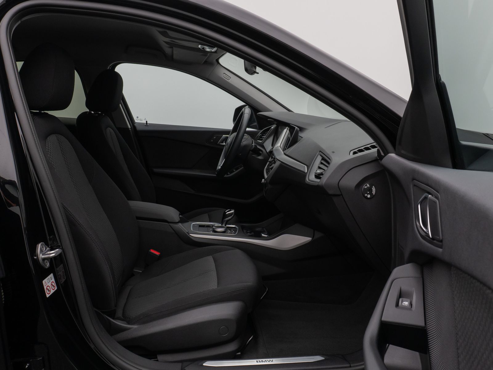 Fahrzeugabbildung BMW 118i DAB CockPitProf LED PDC Geschwindigkeitsreg
