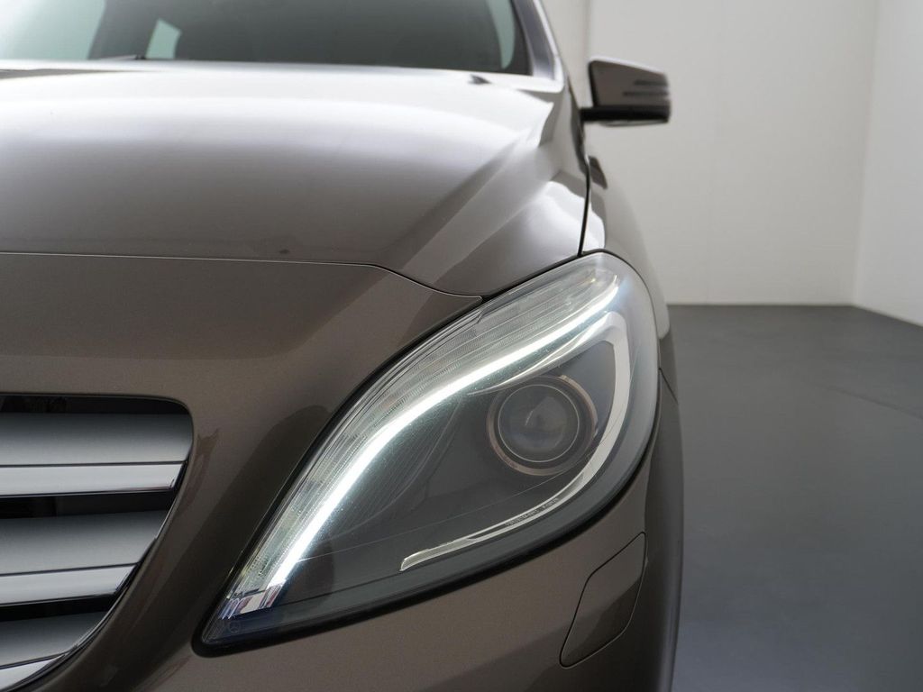 Mercedes-Benz B 180 Ambition