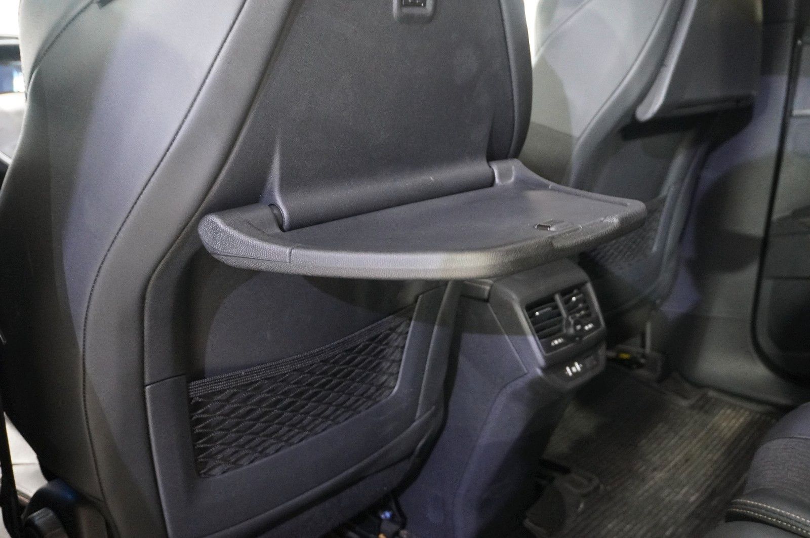 Fahrzeugabbildung Peugeot 5008 1.2T ALLURE GT-LINE 7-SITZ NAVI/LED/KAMERA