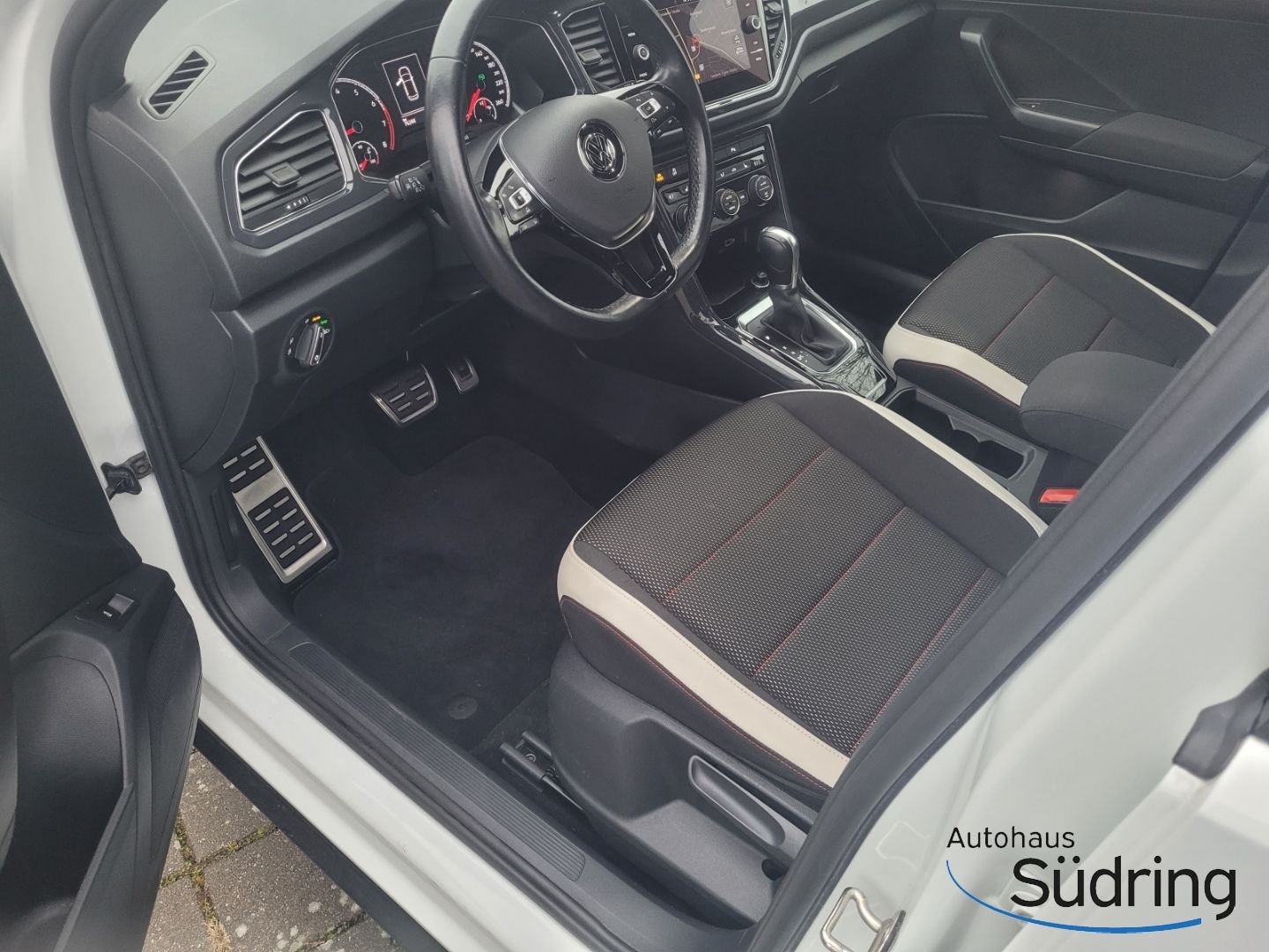 T-Roc 1.5 TSI Sport DSG AHK Navi ACC El. Heckkl.