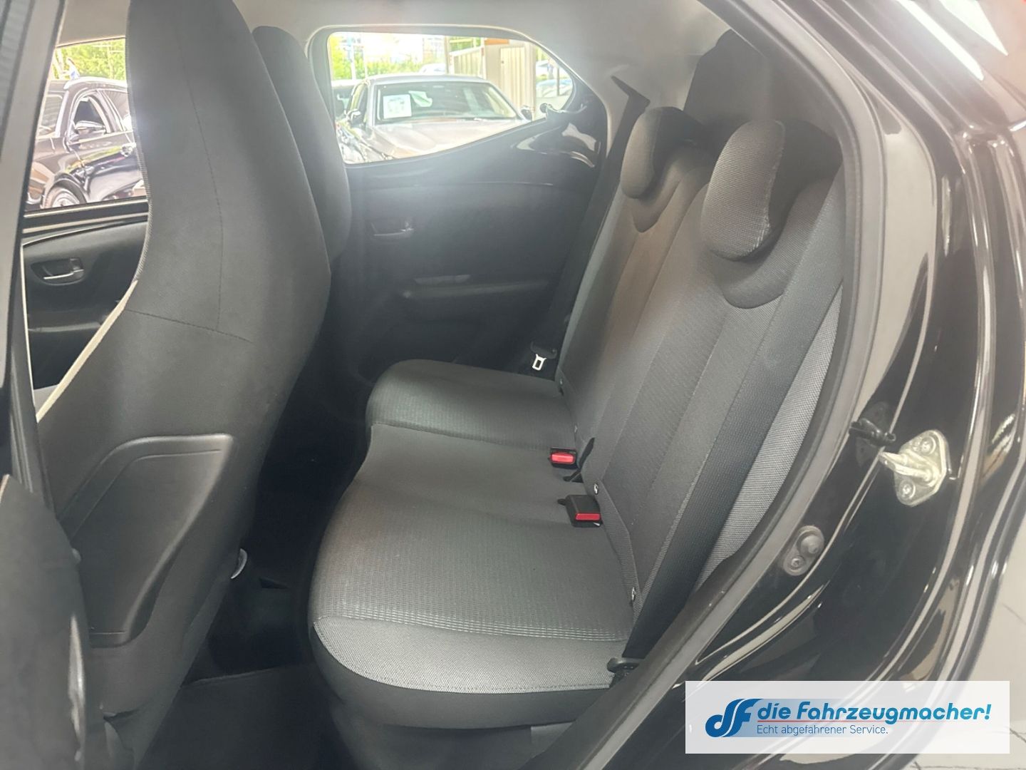 Fahrzeugabbildung Toyota Aygo X-Play Team D 1.0 EU6d Apple CarPlay Androi