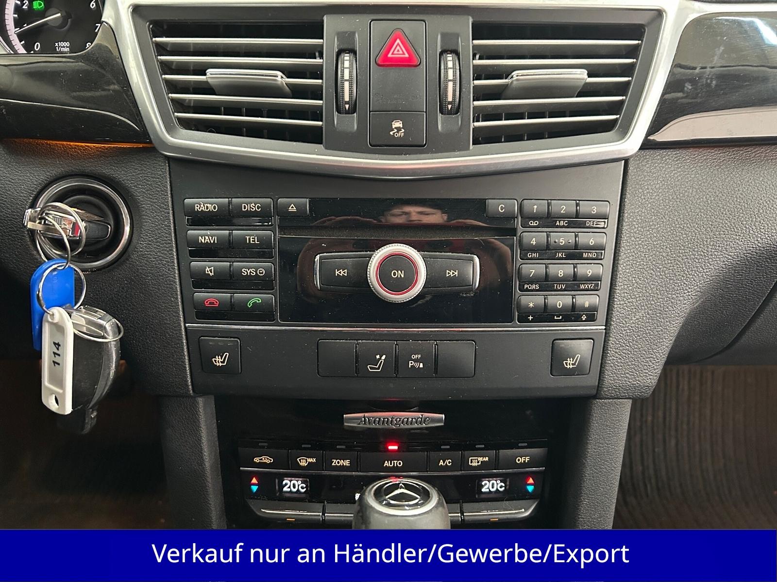 Mercedes-Benz E200 2010 — photo 13