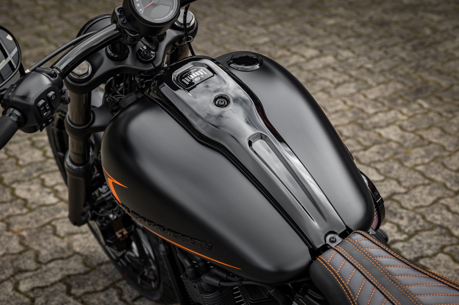 Fahrzeugabbildung Harley-Davidson Breakout DARKSIDE FXBR 117 MY25 -H-D Kiel Custom