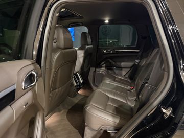 Porsche Cayenne - 12