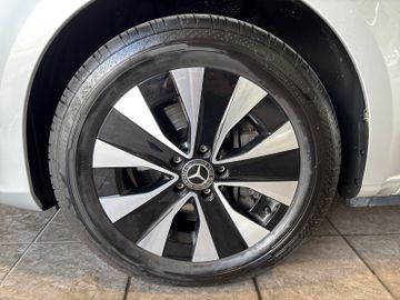 Mercedes V 220 - 8