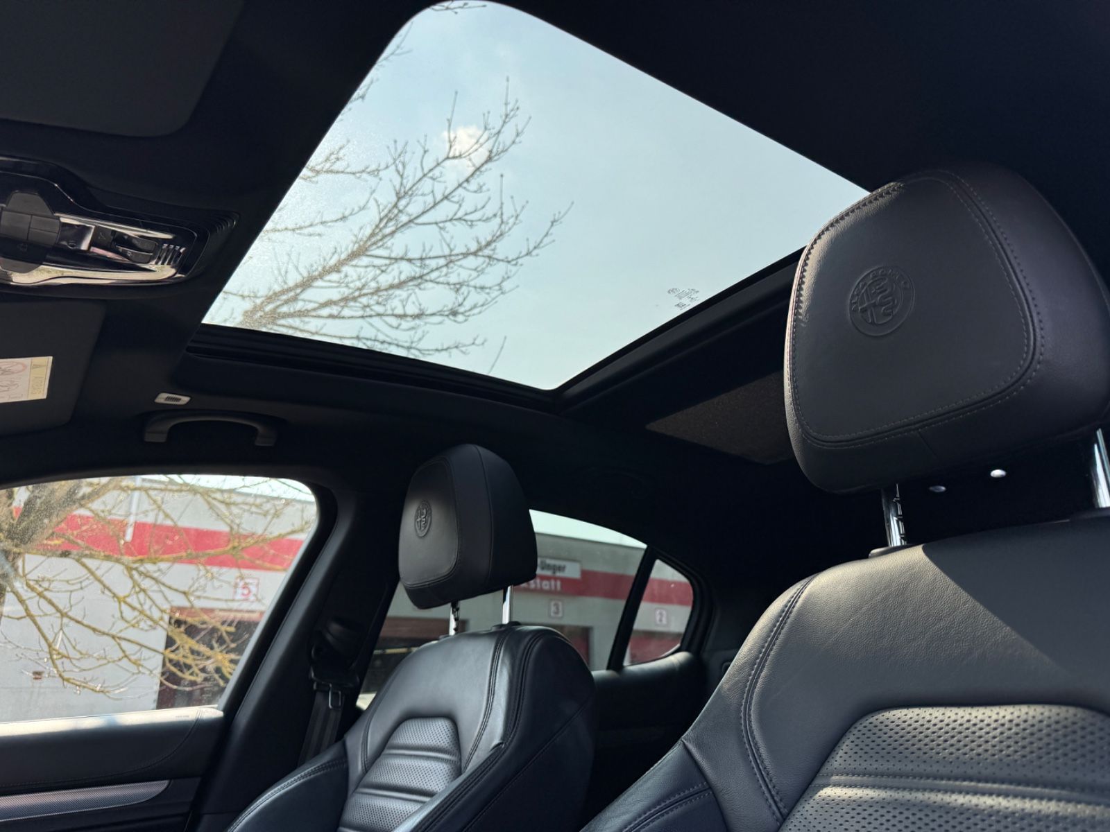 Fahrzeugabbildung Alfa Romeo Stelvio Veloce Q4 Panorama+Leder+LED+Navi+Kamera