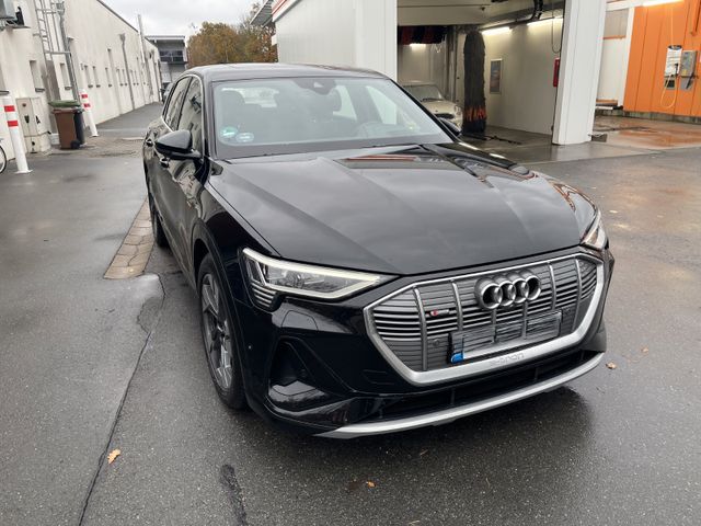 Audi e-tron 55 quattro S-line Werksgarantie B&O PANO