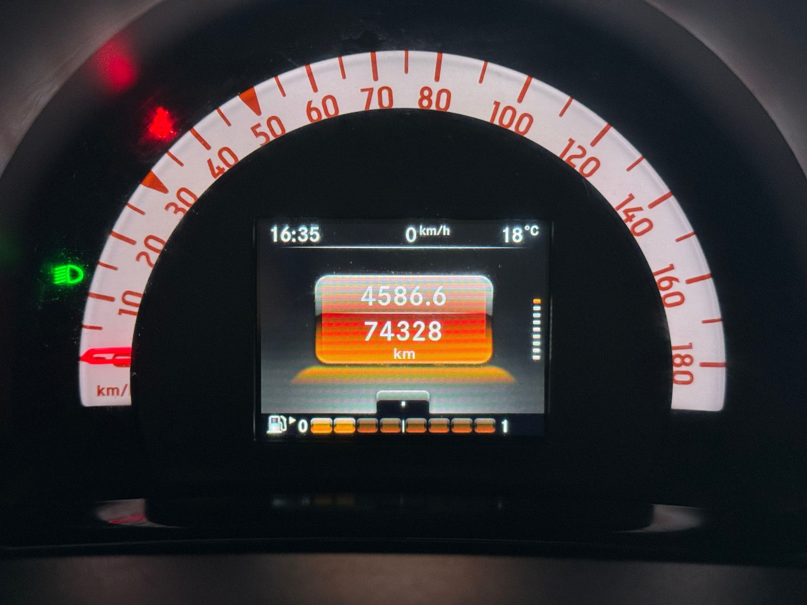 Fahrzeugabbildung Smart ForFour PASSION NAVI PDC SITZHEIZUNG SCHECKHEFT
