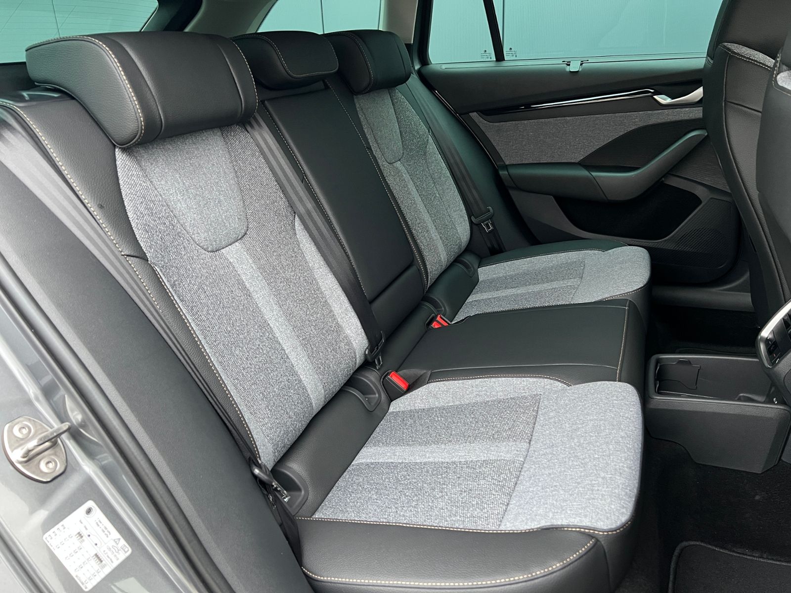 Fahrzeugabbildung SKODA Octavia Combi 1.5 TSI mHEV Selection *AHK, LED-S