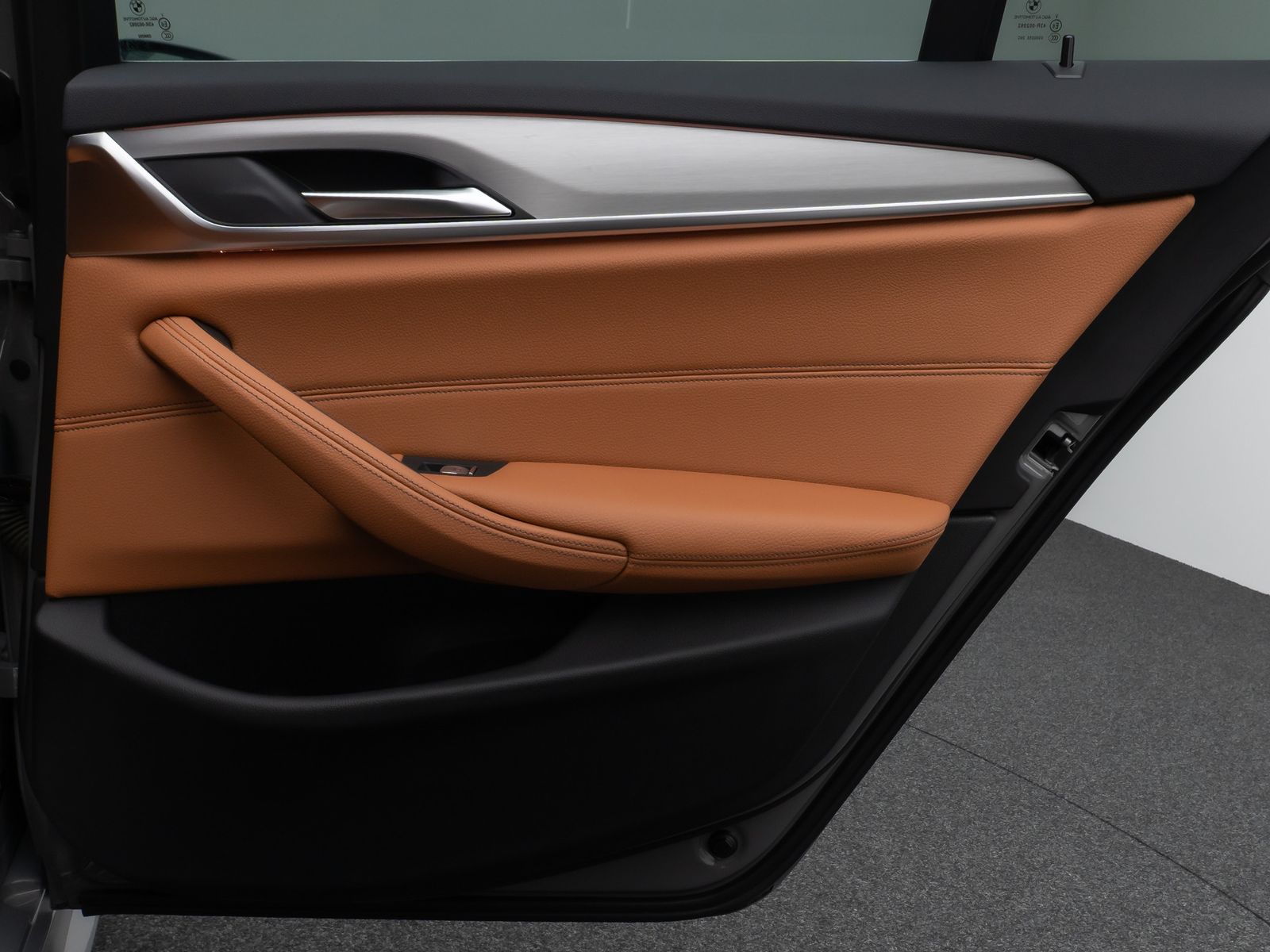 Fahrzeugabbildung BMW 530e xD M Sport HUD DAB Laser HiFi AHK Komfort