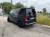 Volkswagen T6.1 Caravelle - blaue Volkswagen T6 Caravelle