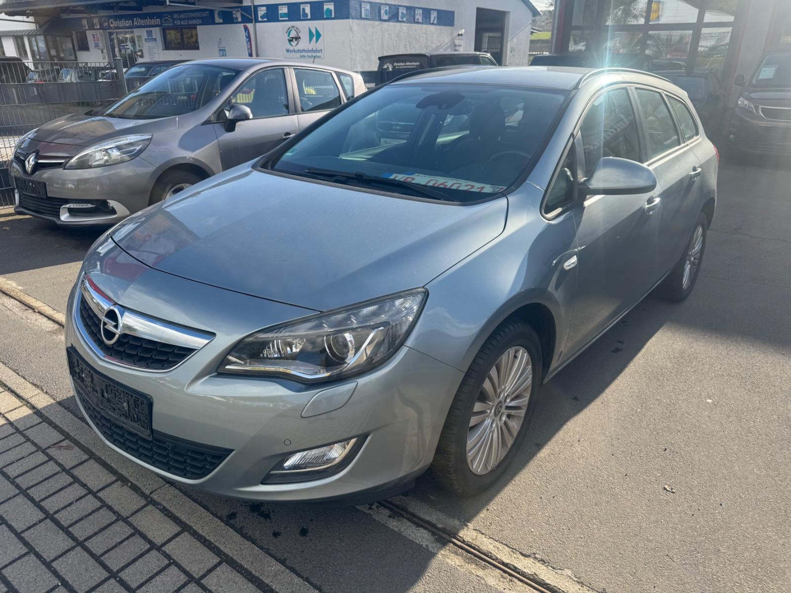 Opel Astra, 2011