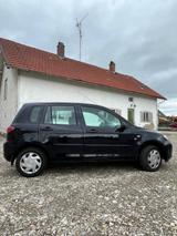 Mazda2. 96.000km neu TÜV - Mazda aus 2005: Mazda2