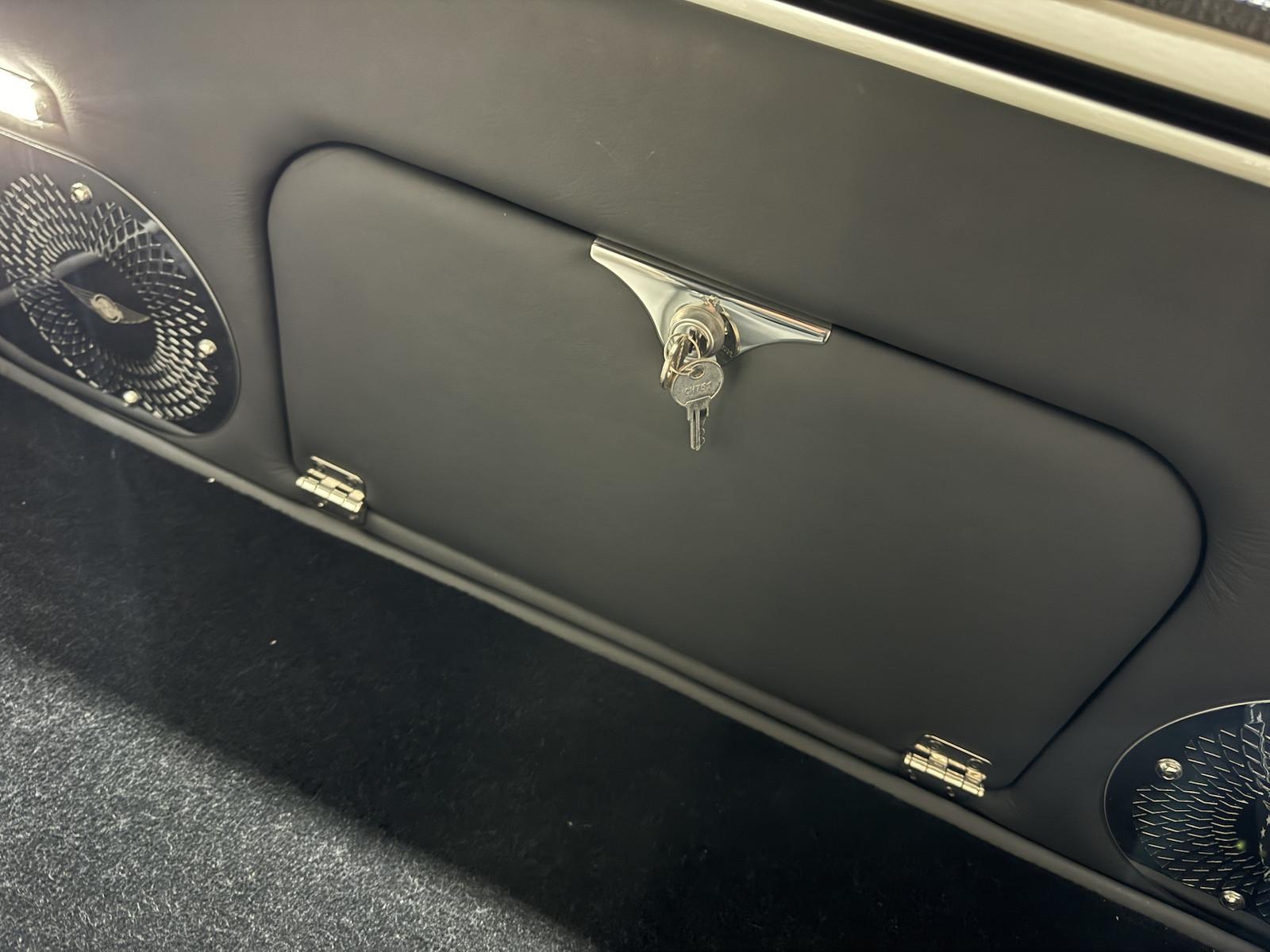 Morgan Plus Six 007 SPECTRE SPEKTAKULÄR RHD 666 KM HARD