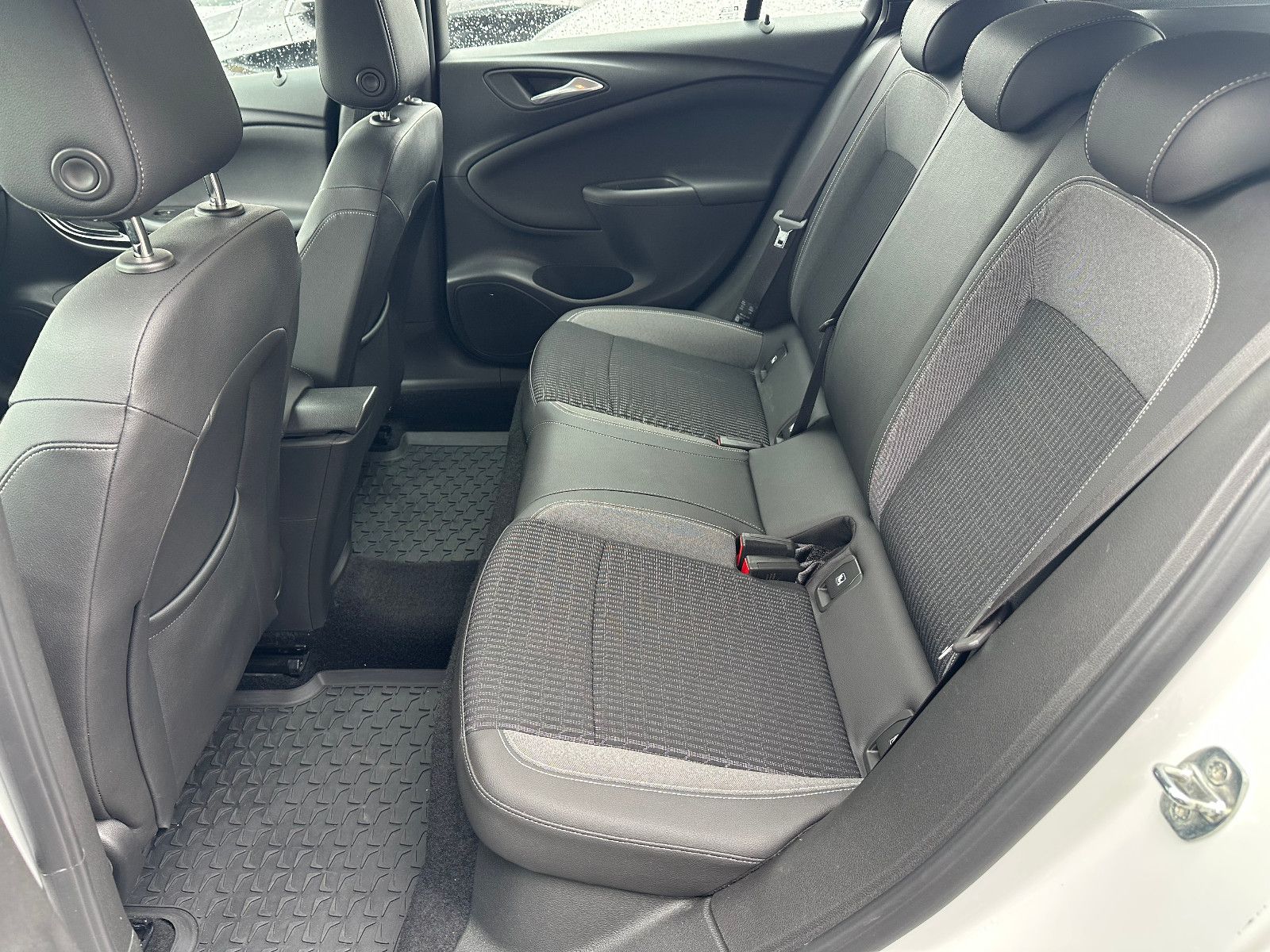 Fahrzeugabbildung Opel ASTRA K SPORTS TOURER ELEGANCE*AUTOM+NAVI+LED*