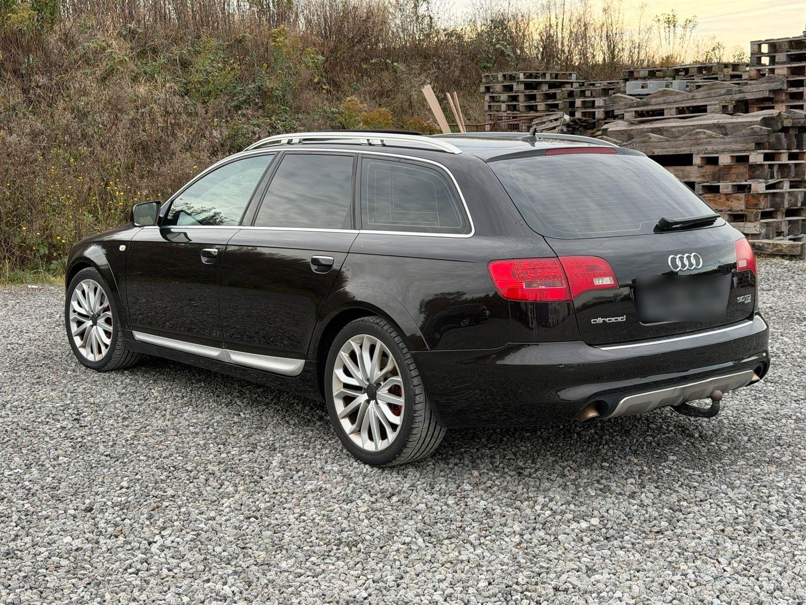 Audi  2007 — салон