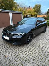 BMW 540i xDrive Touring 8-Fach Bereifung/Garantie - BMW 540 in Gelsenkirchen