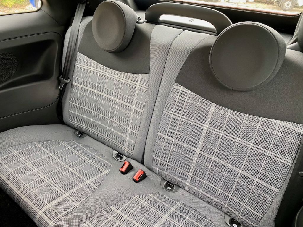 Fahrzeugabbildung Fiat 500 C 1.2 Dualogic Lounge PDC KLIMA ALU CARPLAY