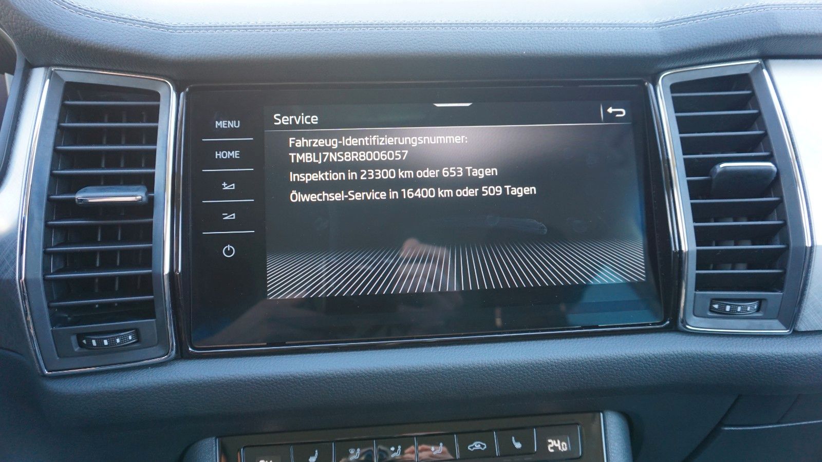 Fahrzeugabbildung SKODA Kodiaq Tour 4x4, LED,Navi,Kamera,SH,DAB,AHK