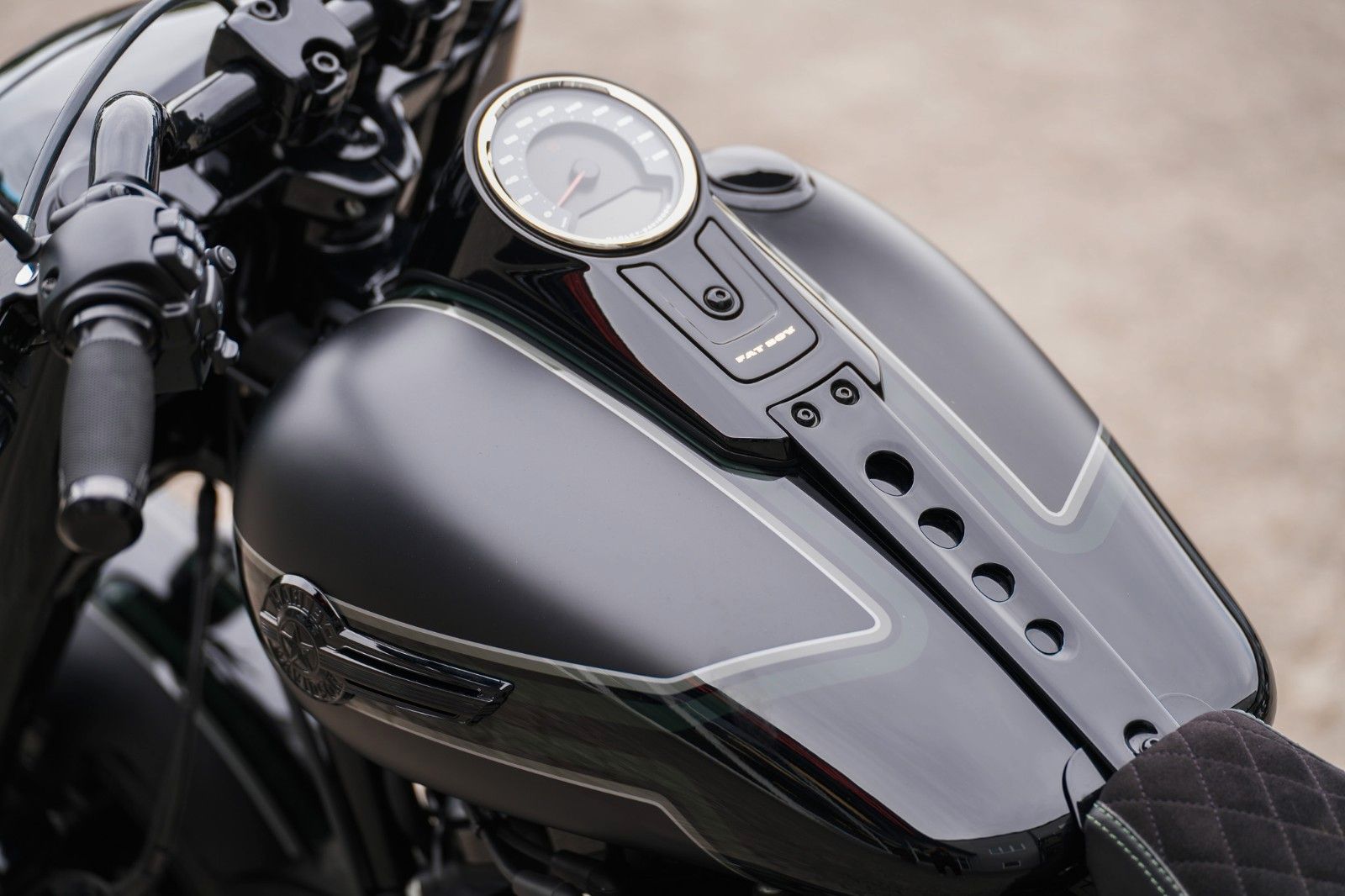 Fahrzeugabbildung Harley-Davidson DARK BOY 114 cui - FAT BOY FLFBS - JEKILL & HYDE